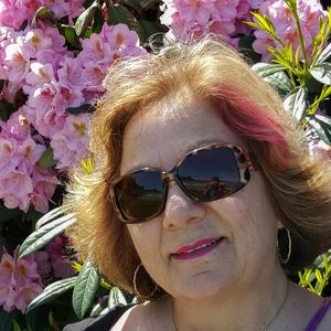 Meet your Posher, Debbie